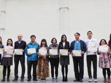 Principal Dr. POON Suk-han, Halina, MH (First from Right) presents Outstanding Teachers selected by junior forms students to (From Right to Left) Ms. TSE Lai-man, Mr. LIU Chi-yung, Mr. MAK Wing-kai, Ms. HUI Yuen-ting, Ms. LUK Kwok-mun, Ms. KWONG Wai-shan, Mr. PANG Ying-wai, Mr. Paul Philip HODGSON, Ms. LUNG Pui-yin and Ms. MAN Hei-ting