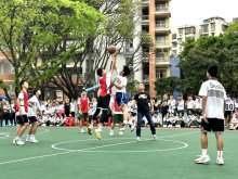 S3 students participating in a friendly basketball match with students from Guangzhou Guangyuan Middle School