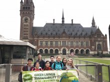 Students from Sun Kei and the Netherlands visiting the Peace Palace together