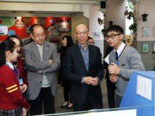 The Secretary for the Environment, Mr. WONG Kam-sing, GBS, JP, (R2) and Sai Kung DC Members, Mr. NG Sze-fuk, George, GBS, JP (L3) visiting Sun Kei’s Eco-canteen