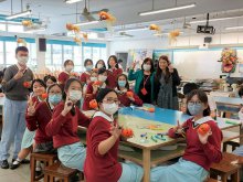 Students participating in the Yayoi Kusama Pumpkin Creation Workshop
