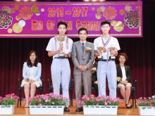 Prof Fok presented the award to students winning the Bronze Medal in I-SWEEEP- International Sustainable World (Energy, Engineering, Environment) Project Olympiad