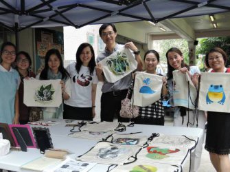 Arts pieces co-created by Ning Xin Joanne and Lai Yee Ki (S4), they sold the handicrafts during Arts Fair at lunch time for charity.