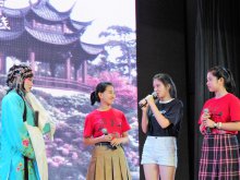 S6R WONG Fong-ying Fanny (R2) playing the protagonist of the musical during the closing ceremony of the Forum