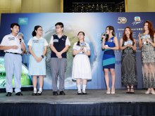 4M TANG Chung-yeung (L1) and 5P CHAN Tsz-yan (L2) sharing with Juliette Louie, Miss Hong Kong 2017 Winner and Miss Photogenic (R1), Boanne CHEUNG, Big Big Channel Most Popular Miss Hong Kong (R2), and celebrity Carat CHEUNG (R3)