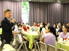 Principal Mr. HO Chun-yan (left one) welcoming all parent volunteers who attended the gathering, appreciating their services for Sun Kei