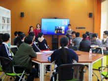 Students from both schools using the theme ‘the social responsibility of students in the new era, influence of elite students’ leader demonstration’ to conduct an interactive seminar
