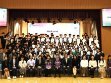 Teachers and students from the Secondary Section of Hong Kong Japanese School and Sun Kei Secondary School