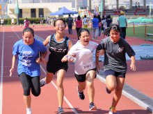Snapshot of Girls Golden Mile Race