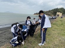 S.2 students participating in beach conservation at Lung Kwu Tan