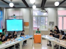 S6R CHAN Chun-wa (L1 First Opposition) participating in a vehement debate with students from schools in various provinces in China during the Forum