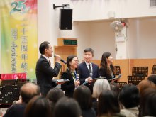 Principal Mr. HO Chun-yan (right two), Vice Principal Mr. LIU Chi-yung (left one), Vice Principal Ms. NG Wai-chun (left two) and Vice Principal Ms. TSUI Yuk-ching (right one) addressing parents’ enquiries