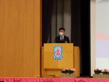 Acting Principal Mr. HO Chun-yan introducing Sun Kei’s educational vision and development to the guests 