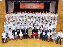 School manager Mrs. KWONG CHEUNG Man-yee, Carmen (6th from left on the first row), Principal Dr. Halina POON, MH (6th from right on the first row), Vice-principal Mr. Jacob HUI (5th from left on the first row), award winners and S2-S6 elites
